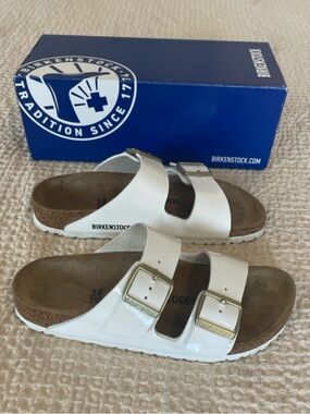 Birkenstock Arizona White Patent with Gold Hardware Size 38 (L 7/M 5) Narrow Fit